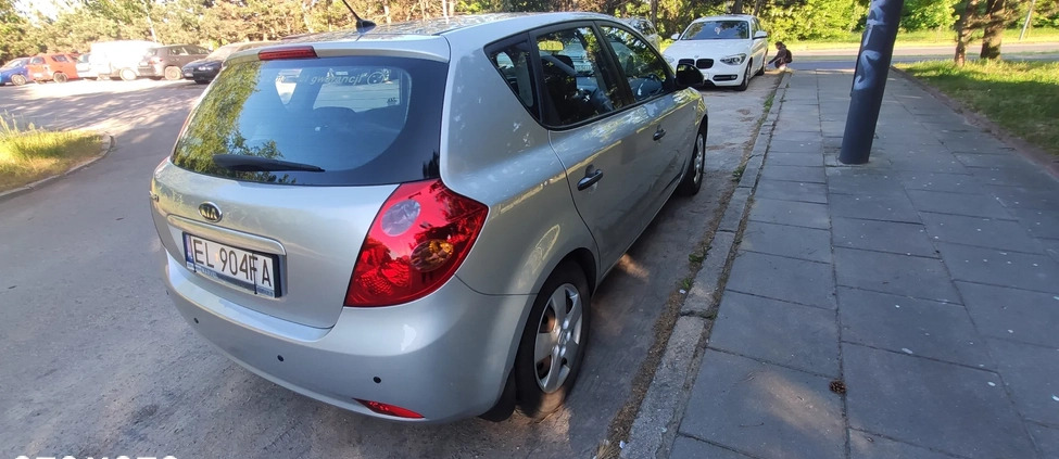 Kia Ceed cena 15500 przebieg: 158800, rok produkcji 2008 z Łódź małe 106